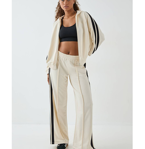 ชุดออกกำลังกายผู้หญิงแบบสวมใส่สบาย 2 ชิ้น ผ้าฝ้ายเฟรนช์เทอร์รี่ทรงหลวม แต่งแถบข้างตัดสี ระบายอากาศได้ดี น้ำหนักเบา เหมาะสำหรับออกกำลังกายที่ยิม - Product Image 1