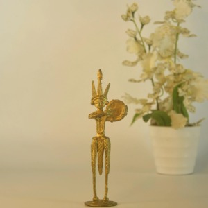 Medieval Period Figurine Gold Brass Sculpture Vintage Warrior Used As A Collectible Figurine For Antique Lovers From India - Product Image 5