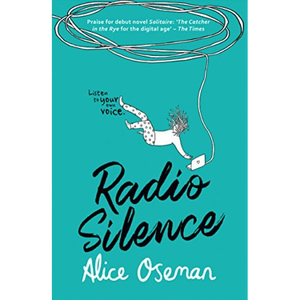 Radio Silence de la autora Alice Oseman, libro de bolsillo con tapa blanda personalizada, impresión de libros - Product Image 1