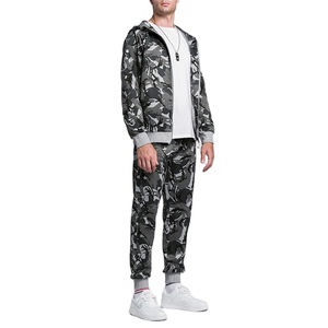 Ensemble de survêtement camouflage rouge pour homme, sweat-shirt à capuche zippé et pantalon, style streetwear respirant, coupe classique, pour l'automne - Product Image 6