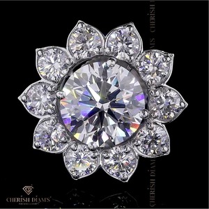 Boucles d'oreilles clous en diamant de laboratoire rond en forme de tournesol en or blanc 18 carats, boucles d'oreilles en diamant de laboratoire pour femmes - Product Image 3