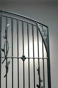 Portail à double battant KHP traditionnel avec revêtement en poudre pour maisons de style classique, durable, commande manuelle, installation facile - Product Image 2