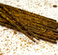 Incienso Artesanal de Madera de Bambú Ecológico con Pétalos de Rosa de Cachemira y Oud Árabe Natural, Varillas de Incienso Tradicionales Masala Agarbatti de Fábrica