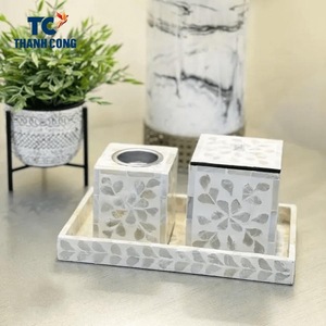 Juego de caja y bandeja para quemador de incienso aromático de madera de pino con incrustaciones negras, hecho a mano en India por ILAHI. - Product Image 1