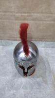 Casque de Centurion Romain Médiéval avec Crête en Crin Rouge, Casque Grec Spartan en Acier Fait Main pour Reconstitutions Historiques et Costumes d'Halloween