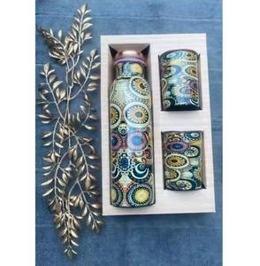 Juego de Regalo de Botella de Cobre con Mandala de Chakra Negro, Botella de Cobre con Estampado de Geometría Espiritual, Dos Vasos de Cobre a Juego, Caja - Product Image 3