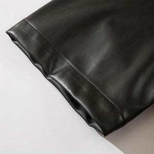 Chaqueta de cuero estilo urbano para hombre, negra, de verano, holgada, con solapa, de un solo botón, camisa de cuero de manga corta de PU para hombre - Product Image 4