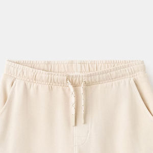 Shorts de sport pour hommes respirants à séchage rapide en toile tricotée unie à taille mi-haute pour l'entraînement et la gym, service OEM - Product Image 2