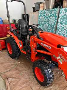 Mini Tractor Agrícola Kubota BX25S 4x4 de 20 HP, Tractor Compacto con Cargador Frontal y Cortacésped - Product Image 5