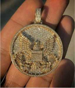 Colgante de pájaro volador personalizado con moissanita VVS, colgante de plata 925 con incrustaciones de dos tonos, colgante de moda hip hop para hombre. - Product Image 2