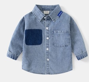 เสื้อเชิ้ตเดนิมเด็กชายแขนยาวสีพื้นมีปกพับพร้อมกระเป๋าสไตล์ลำลอง - Product Image 2