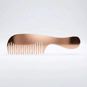 Bouteille d'eau de luxe artisanale en cuivre pur, design martelé, compatible lave-vaisselle et micro-ondes, personnalisable pour la consommation quotidienne - Product Image 3