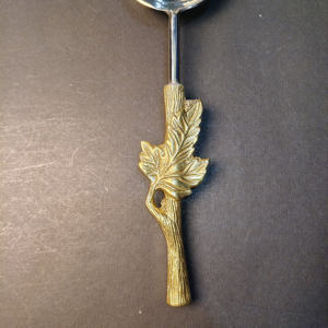 Cuchara de Sopa Redonda con Mango Decorativo de Hoja de Otoño Dorada, Cuchara de Acero Inoxidable de Lujo con Diseño de Rama para Vajilla de Cena Navideña - Product Image 4