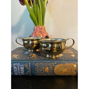 Tasses en laiton très demandées, artisanales traditionnelles, vaisselle en laiton massif au design élégant pour tasses à thé et soucoupes, au prix le plus bas - Product Image 1