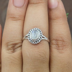 Bague en argent sterling 925 avec pierre de lune blanche naturelle, faite à la main, vintage, ovale, cabochon, pour femme, bijou minimaliste, cadeau - Product Image 4