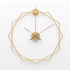 Reloj de Pared Metálico Radial Moderno de Lujo, Venta al por Mayor, Reloj Minimalista Negro y Dorado, Silencioso, para Uso Doméstico y Pedidos al por Mayor - Product Image 2
