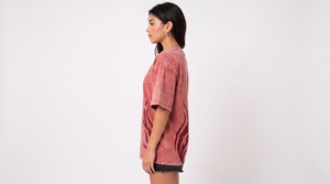 Camiseta de mujer con efecto acid wash, algodón suave, corte holgado, estilo vintage desgastado, tela transpirable para uso diario informal y un look cómodo. - Product Image 3