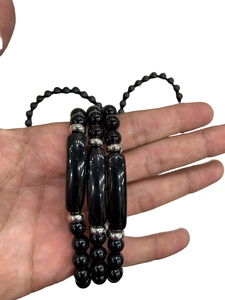 Bracelet extensible en perles de pierre de tourmaline noire polie, nouveau design, bijoux en cristal, thème amour, forme libre, semi-Noël - Product Image 4
