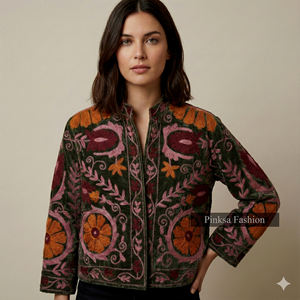 Short ethnique bohème brodé à la main Suzani, motif floral de luxe pour femme, doublure en coton respirant et écologique, collection automne-hiver - Product Image 1