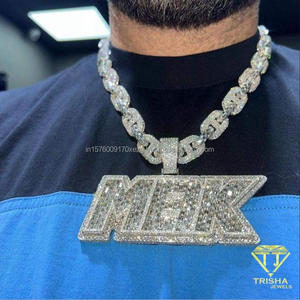 Colgante Numérico 302 con Detalles de Diamante Moissanite Brillante, Joyería Personalizada con Número Audaz - Product Image 3