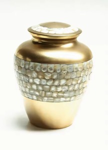 Urnas de aluminio, una excelente opción para familias que desean un recuerdo de calidad hereditaria que resistente el paso del tiempo. - Product Image 4