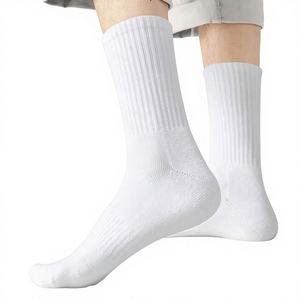Chaussettes de sport en coton minimalistes tendance 2026 |   Paisley |   Chaussettes antidérapantes en tricot pour chevilles |   Classique d'automne noir et blanc |   Unisexe Quotidien - Product Image 1