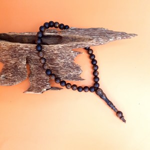 Pulsera de Oud de Vietnam Natural Superior de alta calidad hecha de madera de agar pura La más alta calidad adecuada para regalar y usar Rosario - Product Image 5