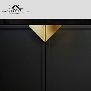 Tiradores Redondos de Latón Dorado con Borde Geométrico Tradicional para Muebles de Cocina, Baño, Cómodas y Armarios, Venta al por Mayor - Product Image 1