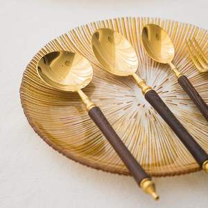 Juego de cubiertos de acero inoxidable de marca privada con diseño de mango de madera para hogares modernos y una elegante decoración de mesa de comedor - Product Image 6