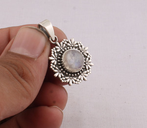 Colgante Vintage de Plata de Ley 925 con Piedra Lunar Arcoíris, Colgante de Piedra Lunar de Fuego Azul Natural Hecho a Mano, Venta al por Mayor, Estilo Antiguo - Product Image 2