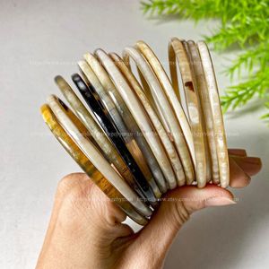 Bracelets en corne de buffle en gros, écologiques, polis, faits à la main, forme personnalisée, thème moderne, pour mariage, fournisseur de bijoux AZ - Product Image 6