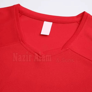 Tenue de sport de volley-ball haut de gamme, tissu léger, jersey et short respirants pour l'entraînement en équipe et les matchs. - Product Image 2