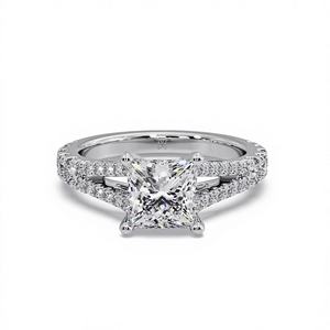 Anillo Solitario de Moissanita de Corte Princesa de 1.5CT con Aro Dividido y Engaste Pavé en Plata 925, Oro Blanco y Oro Rosa - Product Image 2