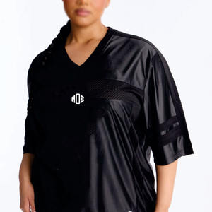 Camisetas de Fútbol Americano Negras Extra Grandes con Número 3D Bordado Personalizado al por Mayor, Cuello en V, Manga Corta, Ropa Urbana para Mujer - Product Image 1