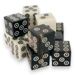 Dados redondos de hueso blanco de 12mm, 14mm, 16mm, 18mm, 20mm, 22mm al por mayor con puntos negros y diseño de letras de animales para juegos de mesa - Product Image 3