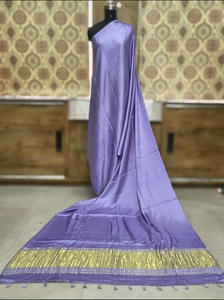Sari de Seda Semi Gaji con Borde de Tissu Zari y Hermosos Borlas - Product Image 4