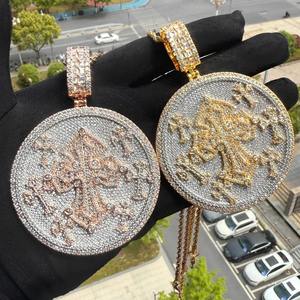 Collier pendentif croix creuse Hip-Hop Iced Out en cuivre avec zircon, breloque chrétienne, bijoux streetwear urbain, vente en gros - Product Image 4