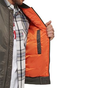 Ventes en gros de coupe-vent d'hiver personnalisés, vestes pour hommes en taille plus, vestes bomber en nylon satiné uni pour hommes - Product Image 2