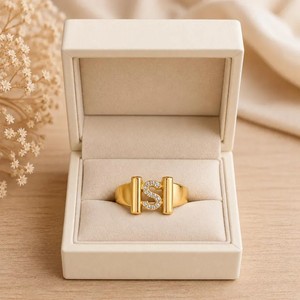 Bague personnalisée lettre S en or massif 10K 14K 18K avec diamant de laboratoire taille ronde couleur DEF clarté VS VVS certifié IGI – Vente en gros - Product Image 4