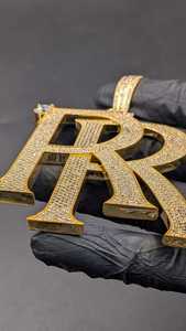 Colgante Personalizado con Letras RR Superpuestas, Plata de Ley 925, Totalmente Cubierto de Moissanita, Corte Princesa, Estilo Hip Hop - Product Image 2