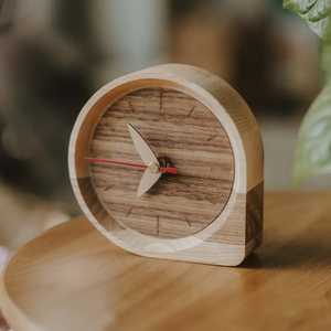 Reloj de Escritorio Náutico de Metal y Madera, Reloj de Mesa Redondo con Marco, Reloj de Mesa Analógico de Cuarzo Silencioso, Accesorios de Oficina para el Hogar - Product Image 1