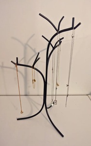 Présentoir à bijoux artistique en forme d'arbre avec crochets en forme de branches, support pour colliers et bracelets, design autoportant et peu encombrant - Product Image 5