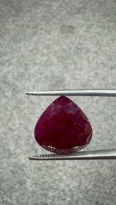 Rubí Africano Natural Certificado por GIA de 9.18 Quilates, Corte Corazón, Gema Suelta, Rojo Intenso, para Anillos y Colgantes de Lujo - Product Image 3