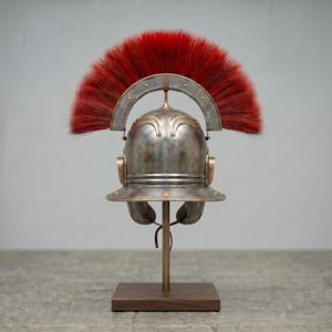 Casco Estilo Romano con Pluma Roja, Armadura de Bronce Bañada en Oro, Coleccionable, Arte 3D, Impresión Digital, Esmalte Suave - Product Image 4