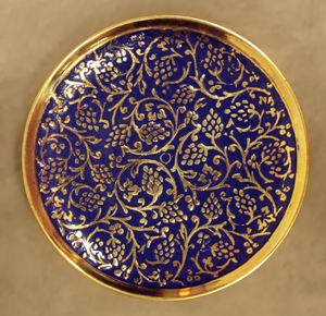 Paire de sous-verres ronds en laiton, décorés d'un motif spirale géométrique rayonnant, disponibles à prix de gros. - Product Image 4