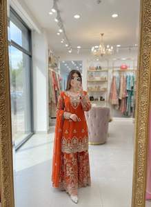 Ensemble Sharara prêt-à-porter en Faux Georgette avec broderie et travail de sequins, modèle de créateur pour femme - Product Image 4