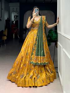 Lehenga en soie Vichitra jaune moutarde Vasa avec broderie de paillettes - Product Image 2