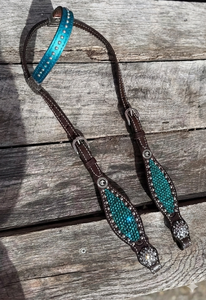 Cabezada de Cuero Hecha a Mano con Diseño Multicolor, Collarín y Riendas a Juego, Conjunto de Equipo Ecuestre Personalizado y Duradero - Product Image 3