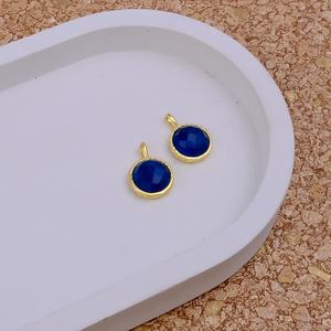 Apatite bleu néon faite à la main avec pendentif en or texturé pour cadeau de fête plaqué or fabrication de bijoux approvisionnement - Product Image 3