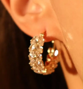 Modernos Pendientes de Aro para Mujer con Moissanita 925 de Corte Marquesa Exquisito, en Plata de Ley con Baño de Oro Amarillo de 18K y Diamantes - Product Image 3